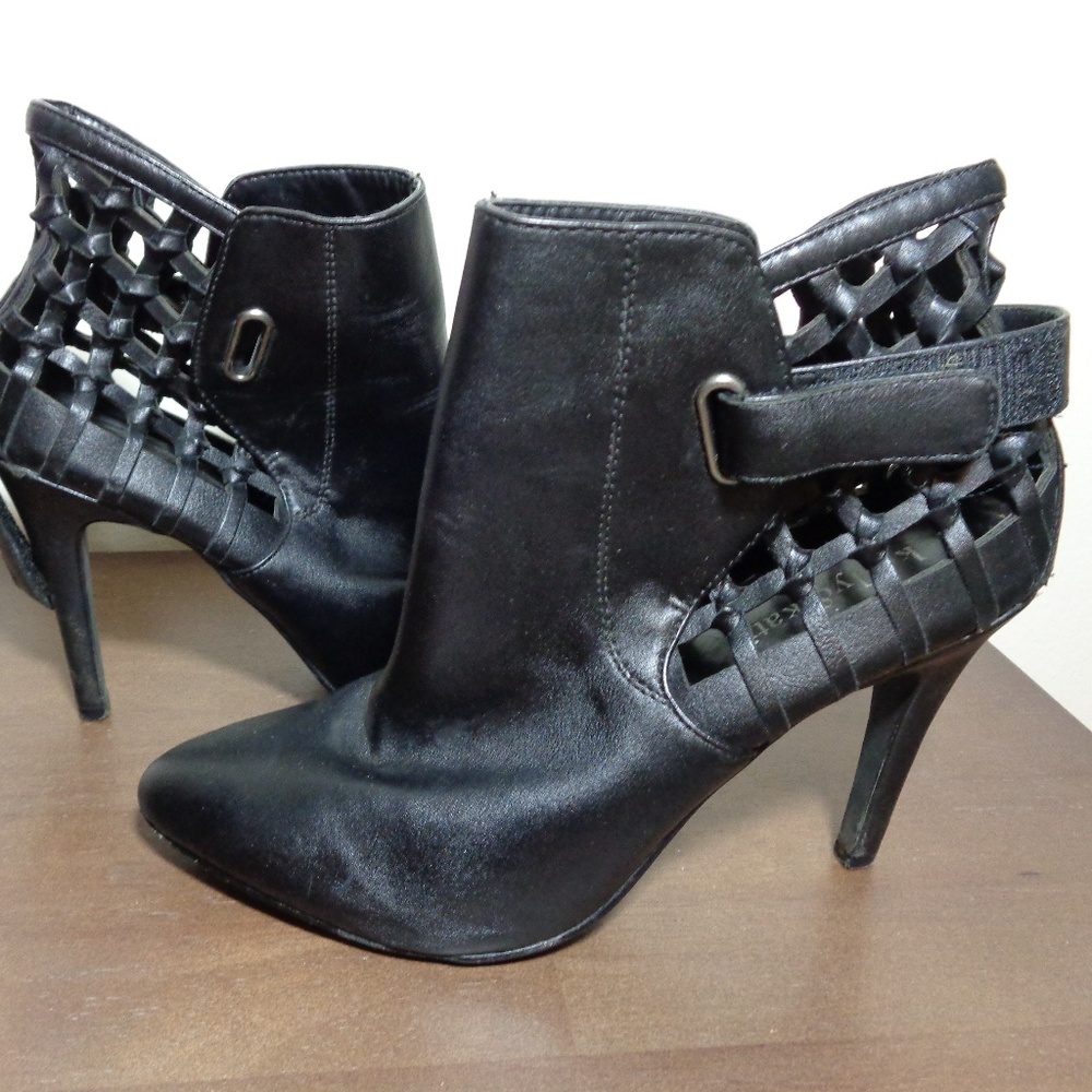 Kelly and Katie Black Booties with Net on Heel 7.5